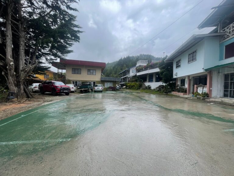 Gelanggang Sukan 2 dalam 1 Kg Sinisian, Ranau