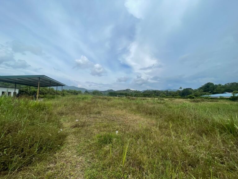 Padang Bola Sepak Pekan Tenghilan, Tuaran