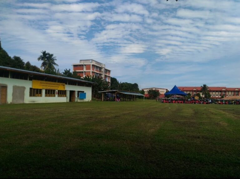 Padang Sekolah SMK Kunak